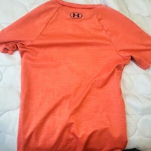 Youth M 10-12 underarmor t shirt